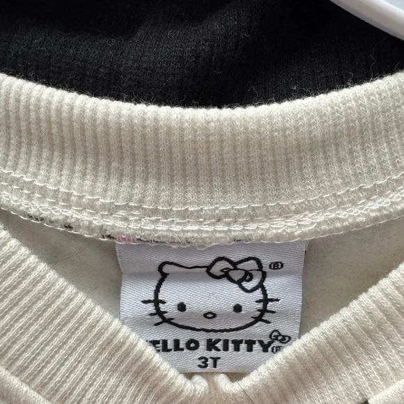 Hello Kitty Girls 3T 3 Piece Set Pink T-Shirt, White Sweatshirt, Black Pants - Picture 6 of 6